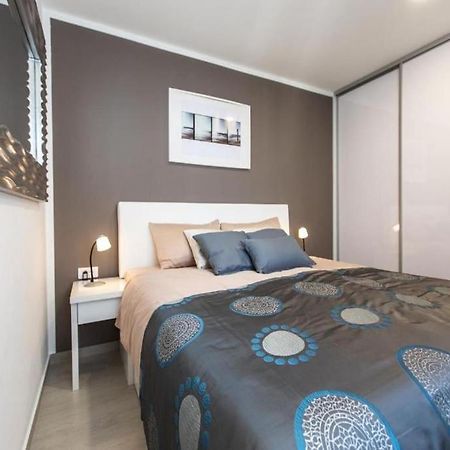 Bleu Villa - Three Bedroom Villa With Balcony And City View ดูบรอฟนิก ภายนอก รูปภาพ